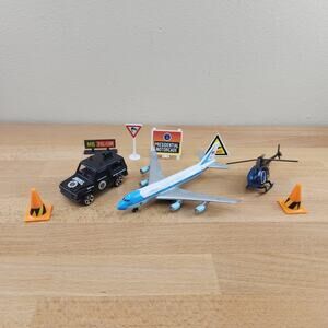 Realtoy Air Force One Airport Playset- Plane- Helicopter